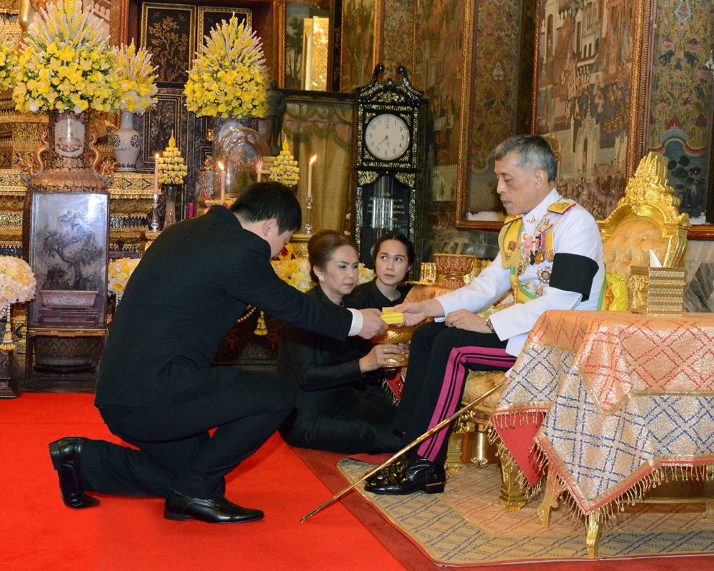 皇冠国际娱乐APP乳胶枕进贡泰国皇室！